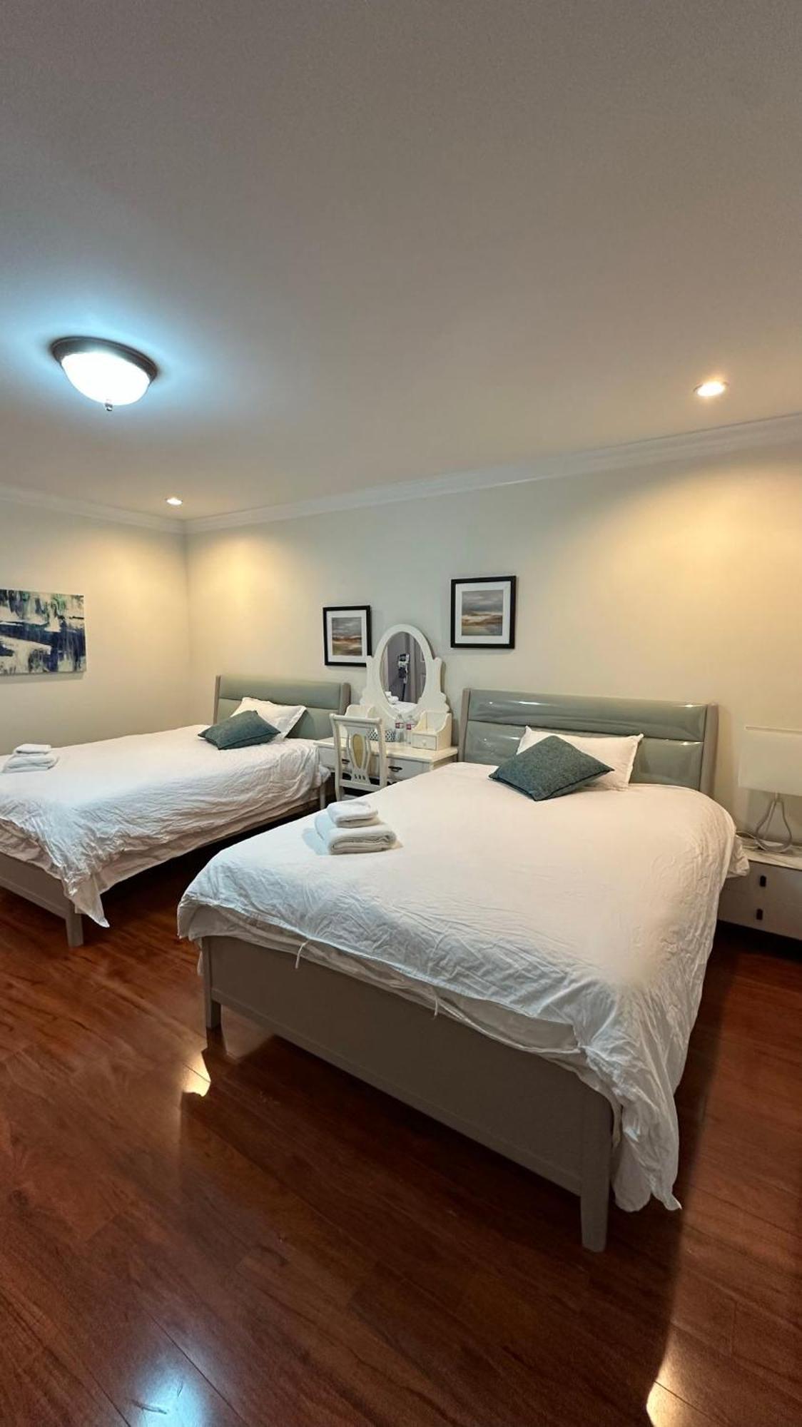 Luxurious Getaway In Vancouver-Private Room With Attached Bathroom Exterior foto